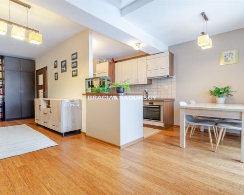 Dwupokojowe mieszkanie na strzeżonym osiedlu