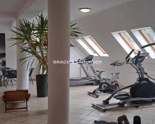 Dwupoziomowy Apartament z Widokiem na Giewont w Kościelisku   

 Oferujemy  na sprzedaż lub na wynajem długoterminowy  przestro