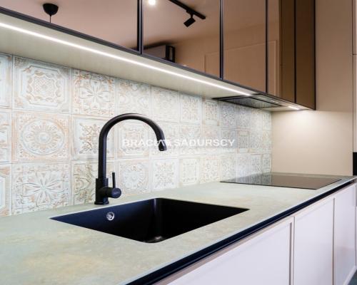 3 pokojowe, 62 m 2 , Kalwaria Zebrzydowska na zamkniętym osiedlu, plus dwa miejsca parkingowe.   
  

   

          Nieruchomo