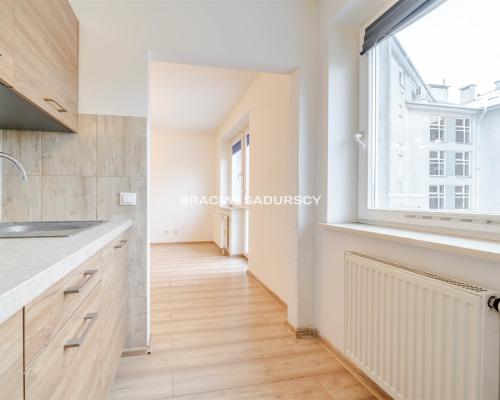 1-pokojowe z balkonem.