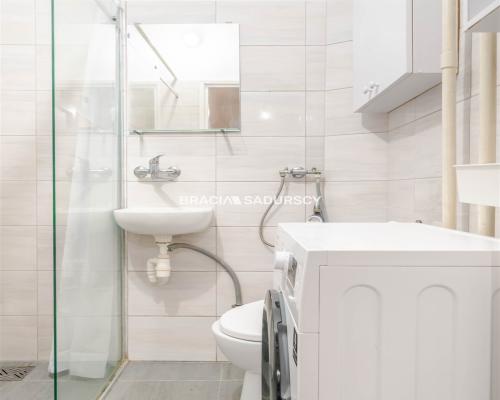 2-pokojowe z osobną kuchnią.