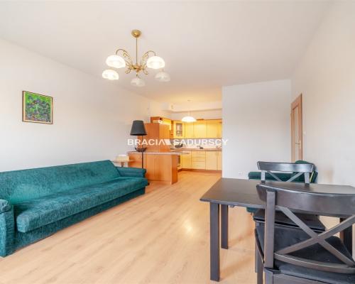 Nowoczesne mieszkanie w południowej części Krakowa - spokojna dobrze skomunikowana okolica.  

  Biuro nieruchomości Bracia Sad