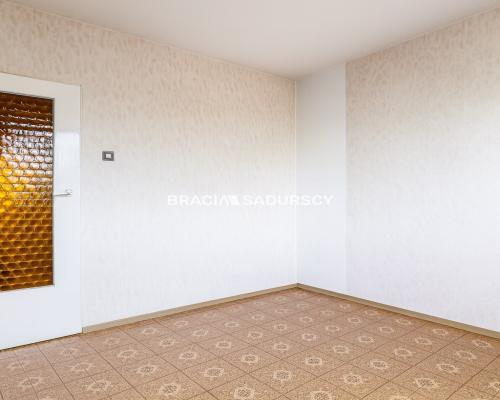 3 POKOJE 4 PIĘTRO BALKON PRZESTRONNE JASNE