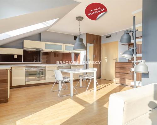 Kameralna kawalerka z balkonem