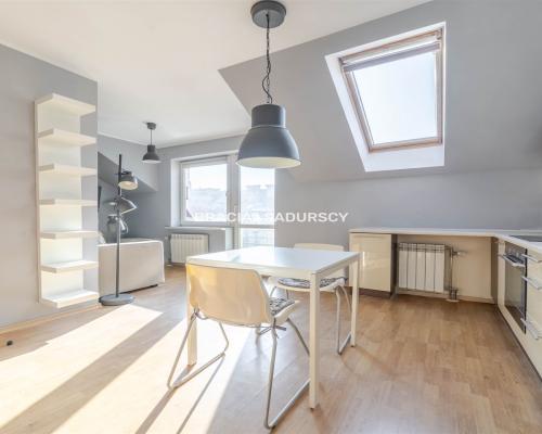 Kameralna kawalerka z balkonem