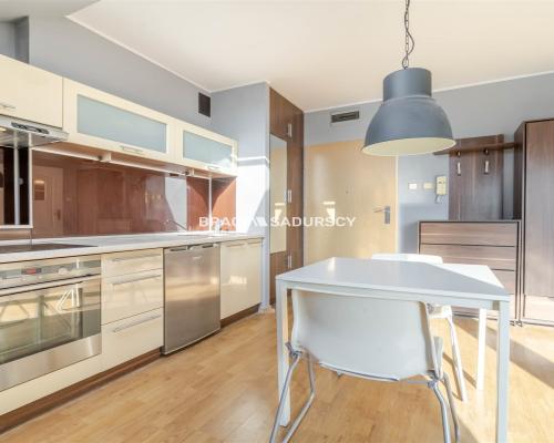 Kameralna kawalerka z balkonem