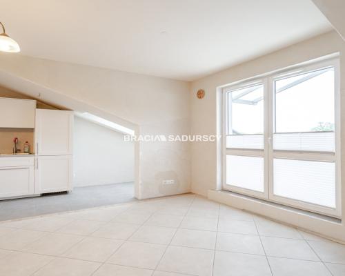 Łagiewniki, 3 pokojowe mieszkanie z garażem.