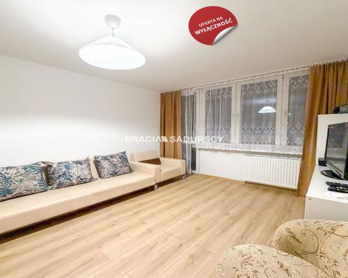 2pok na Białoruskiej, 4 piętro, winda, loggia