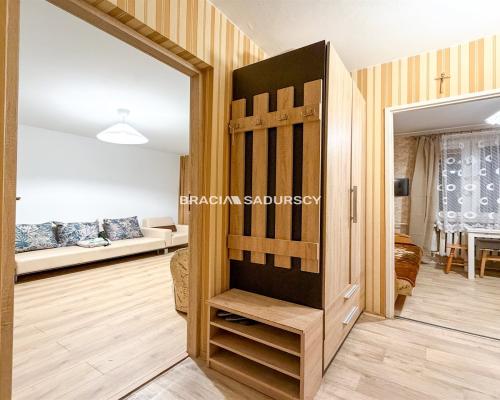 2pok na Białoruskiej, 4 piętro, winda, loggia