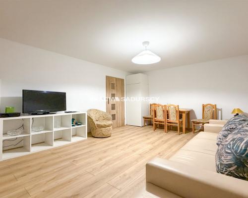 2pok na Białoruskiej, 4 piętro, winda, loggia