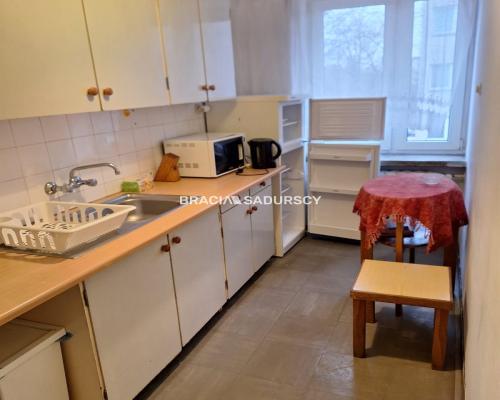 2-pok, ul. Królewska, parking dla mieszkańców