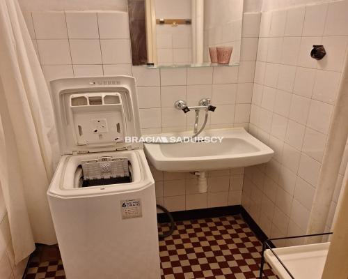 2-pok, ul. Królewska, parking dla mieszkańców