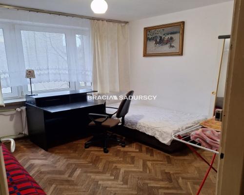 2-pok, ul. Królewska, parking dla mieszkańców