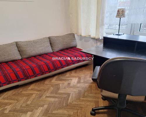 2-pok, ul. Królewska, parking dla mieszkańców