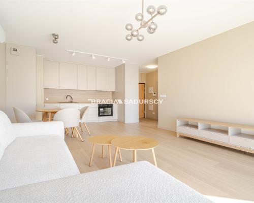 Cieszyńska, miejsce parkingowe, Wysoki Standard