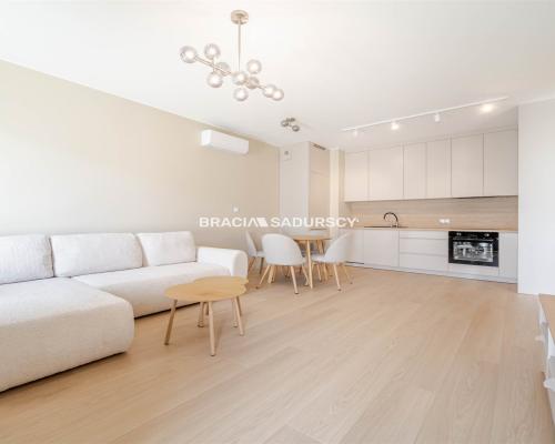 Cieszyńska, miejsce parkingowe, Wysoki Standard