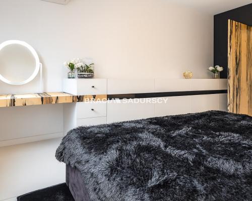 NOWOCZESNY APARTAMENT, 3-POK UL. MADALIŃSKIEGO