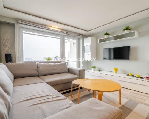 Widokowe mieszkanie na 9-piętrze na wynajem