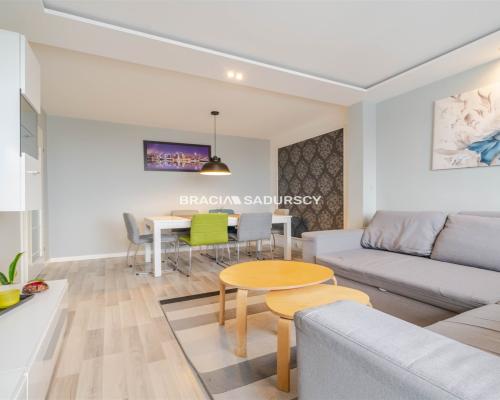 Widokowe mieszkanie na 9-piętrze na wynajem