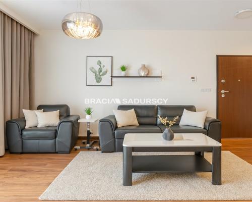 Wygodny elegancki apartament w centrum.