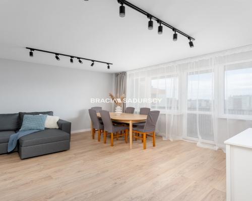 2-pokojowe, jasne z balkonem – ul. Wysłouchów!