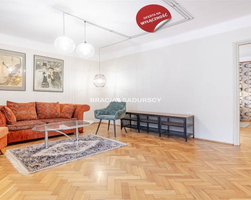 Kameralne mieszkanie blisko centrum.