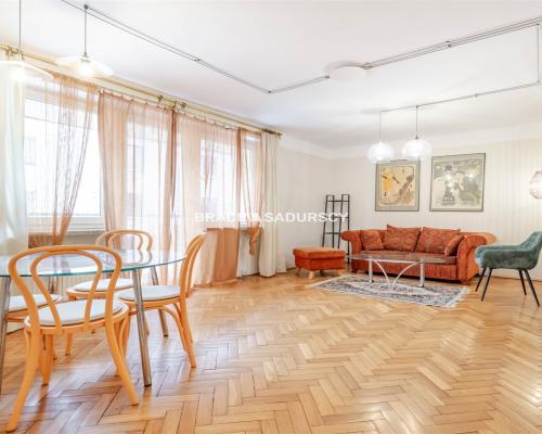 Kameralne mieszkanie blisko centrum.