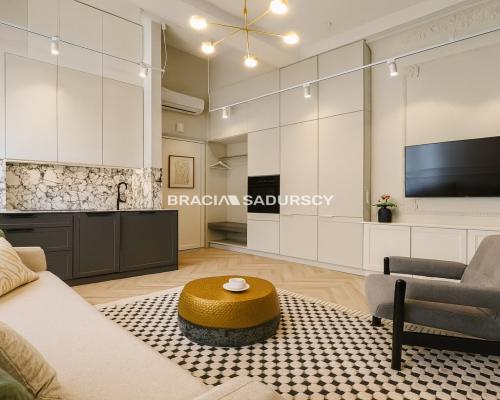 Premim, Centrum na wynajem