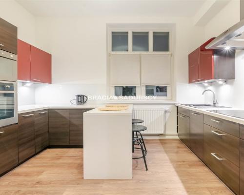 Wolne od już|os. Oficerskie|garderoba|