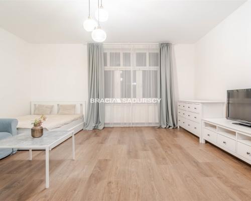 Wolne od już|os. Oficerskie|garderoba|