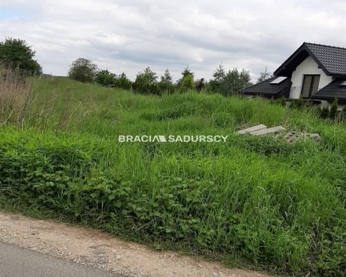 ZDJĘCIA W OGŁOSZENIU NALEŻĄ DO WŁAŚCICIELA OFERTY 
     
Skotniki - rejon ulicy Dobrowolskiego.    
 
Oferujemy do sprzedaży dz