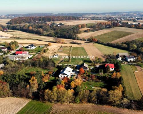 Wolnostojący dom ok. 600 m2
