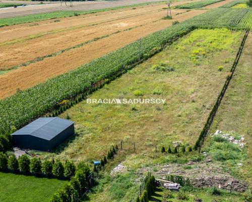 900m2, kraków ul. Wadowska