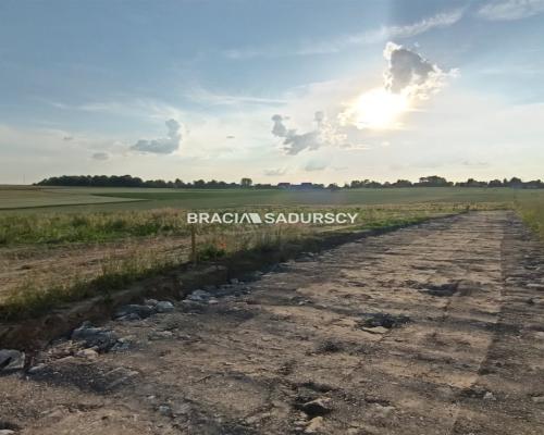 Działka 10,5 ara, gm. Iwanowice- Sieciechowice