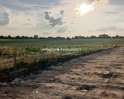 Działka 10,5 ara, gm. Iwanowice- Sieciechowice