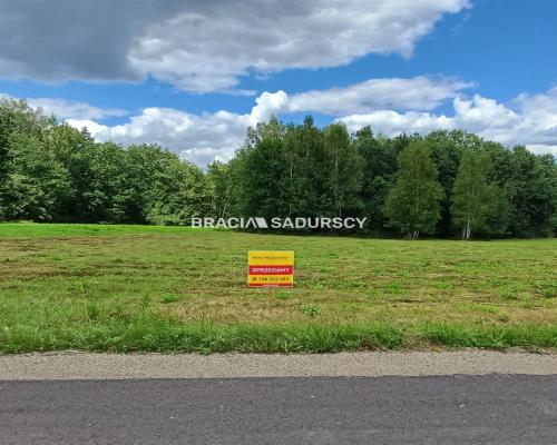 Klimatyczna działka budowlano-leśna w Sieprawiu