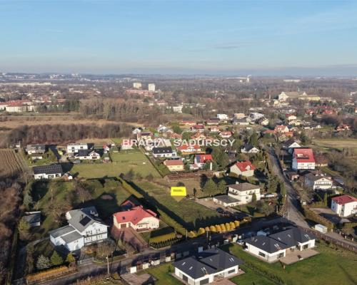 Na sprzedaż - działka budowlana 2358 m&sup2;, Krak&oacute;w - Nowa Huta (Mogiła)  

 Oferujemy piękną działkę budowlaną o powie
