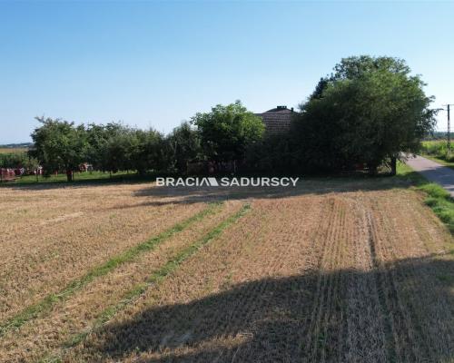 Na sprzedaż działka budowlana 14 a - Lesieniec / Sieciechowice, gmina Iwanowice  

 Do sprzedania działka budowlana o powierzch