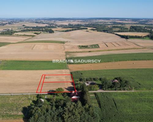 Na sprzedaż działka budowlana 14 a - Lesieniec / Sieciechowice, gmina Iwanowice  

 Do sprzedania działka budowlana o powierzch