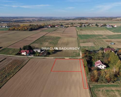 Działka budowlana Sieciechowice blisko Krakowa / Iwanowic. Piękna, widokowa działka o wymiarach 35,7 m szerokości (front) i 42,