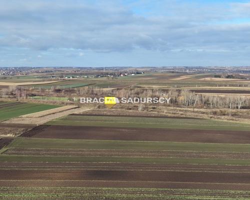 Działka rolna o pow. 7,5 ar. w Krakowie.  
Przedmiotem oferty jest nieruchomość gruntowa niezabudowana o nr ew.  37  położona w