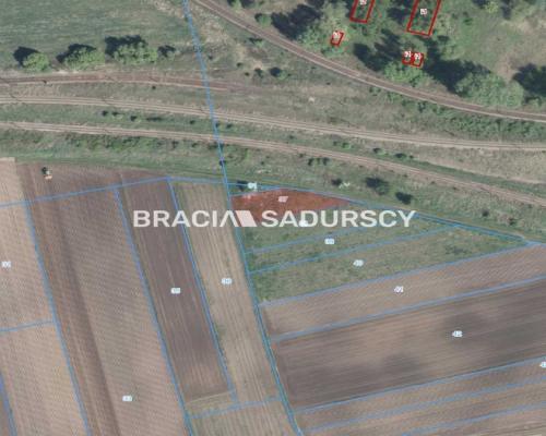 Działka rolna o pow. 7,5 ar. w Krakowie.  
Przedmiotem oferty jest nieruchomość gruntowa niezabudowana o nr ew.  37  położona w