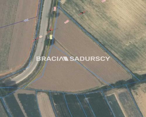 Glewiec, gm. Koniusza. Działka budowlana o pow. 2076 m 2 , bezpośrednio przy drodze publicznej.  
 
Działka budowlano-rolna o p