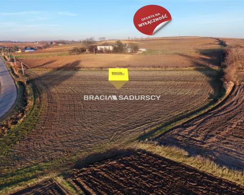 Glewiec, gm. Koniusza. Działka budowlana o pow. 4630 m 2 , bezpośrednio przy drodze publicznej.  
 
Działka budowlano-rolna o p