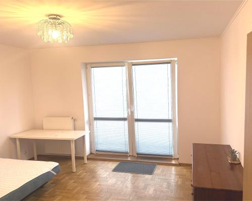 Mieszkanie z m-c postojowym w garażu.