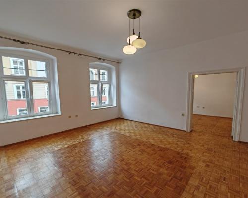 Lokal w zabytkowej kamienicy przy Parku Chopina