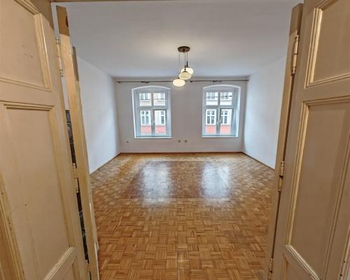 Lokal w zabytkowej kamienicy przy Parku Chopina