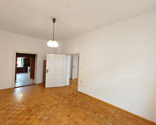 Lokal w zabytkowej kamienicy przy Parku Chopina