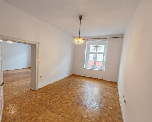 Lokal w zabytkowej kamienicy przy Parku Chopina