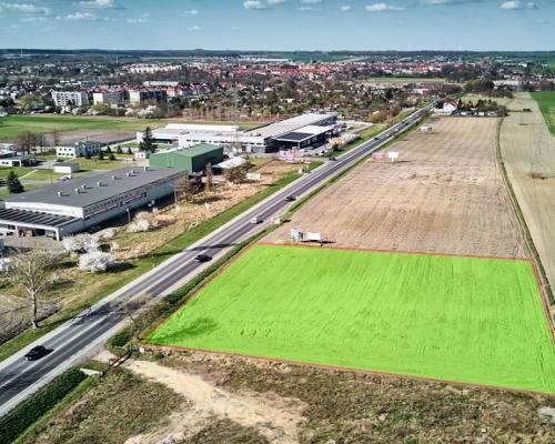 Atrakcyjny grunt komercyjny przy DW 901